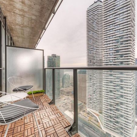 Stylish Newly Furnished Condo With Beautiful Lake View Toronto Exteriör bild