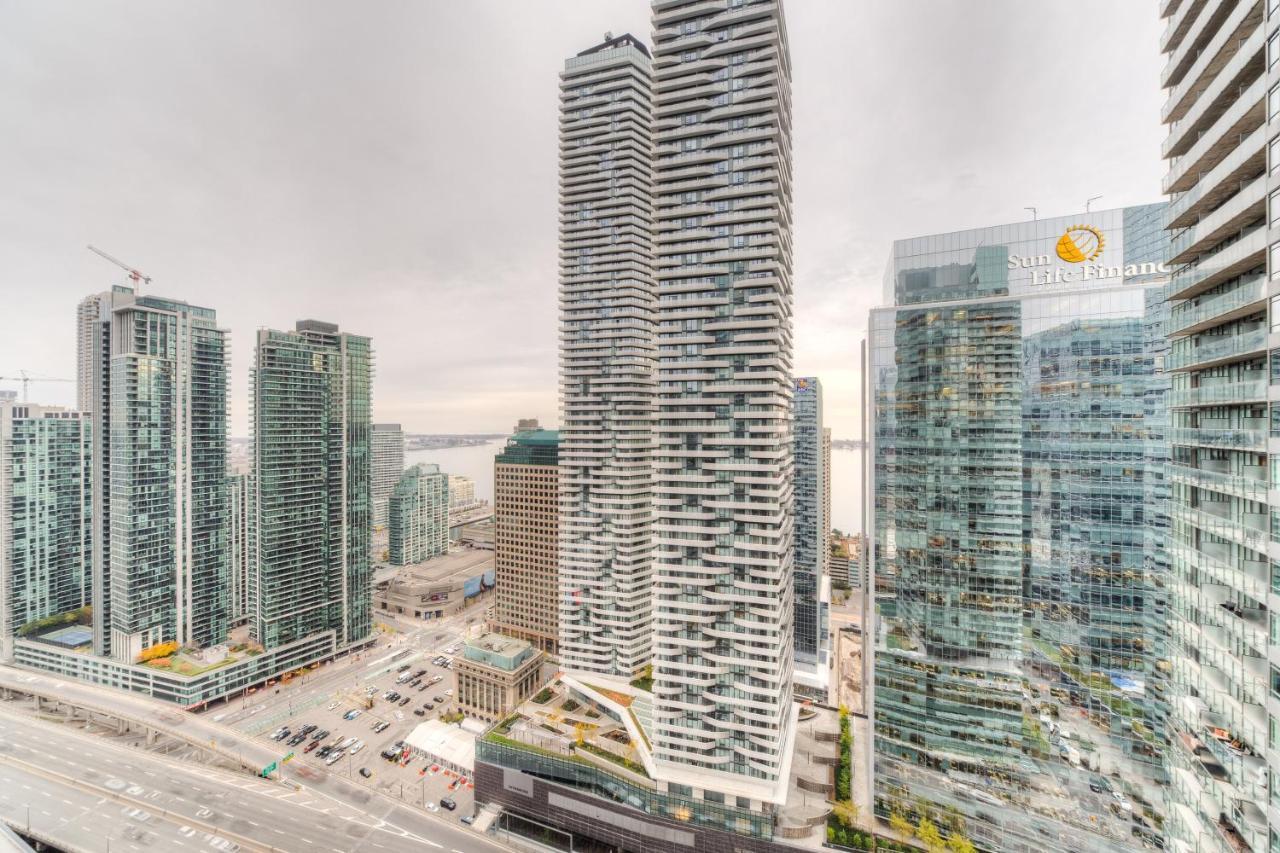 Stylish Newly Furnished Condo With Beautiful Lake View Toronto Exteriör bild