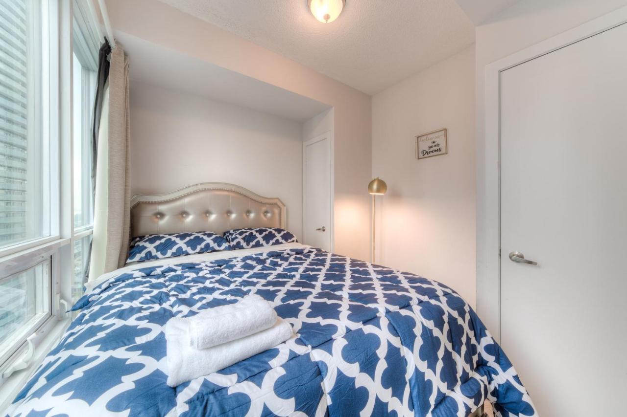 Stylish Newly Furnished Condo With Beautiful Lake View Toronto Exteriör bild